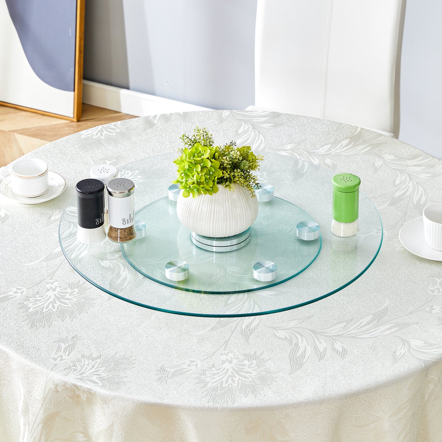 Double layer rotatable round glass.The rotatable design makes it more convenient to retrieve and place items.The upper glass has a diameter of 24 inches, while the lower glass15 inches.