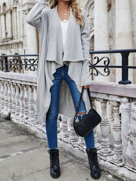 A Long Knit Coat
HFLHHSFP7P