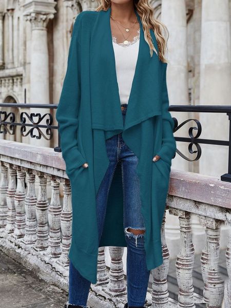 A Long Knit Coat
HFLHHSFP7P