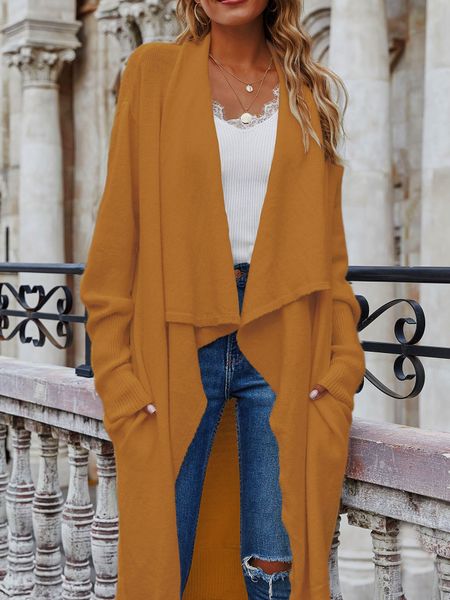 A Long Knit Coat
HFLHHSFP7P