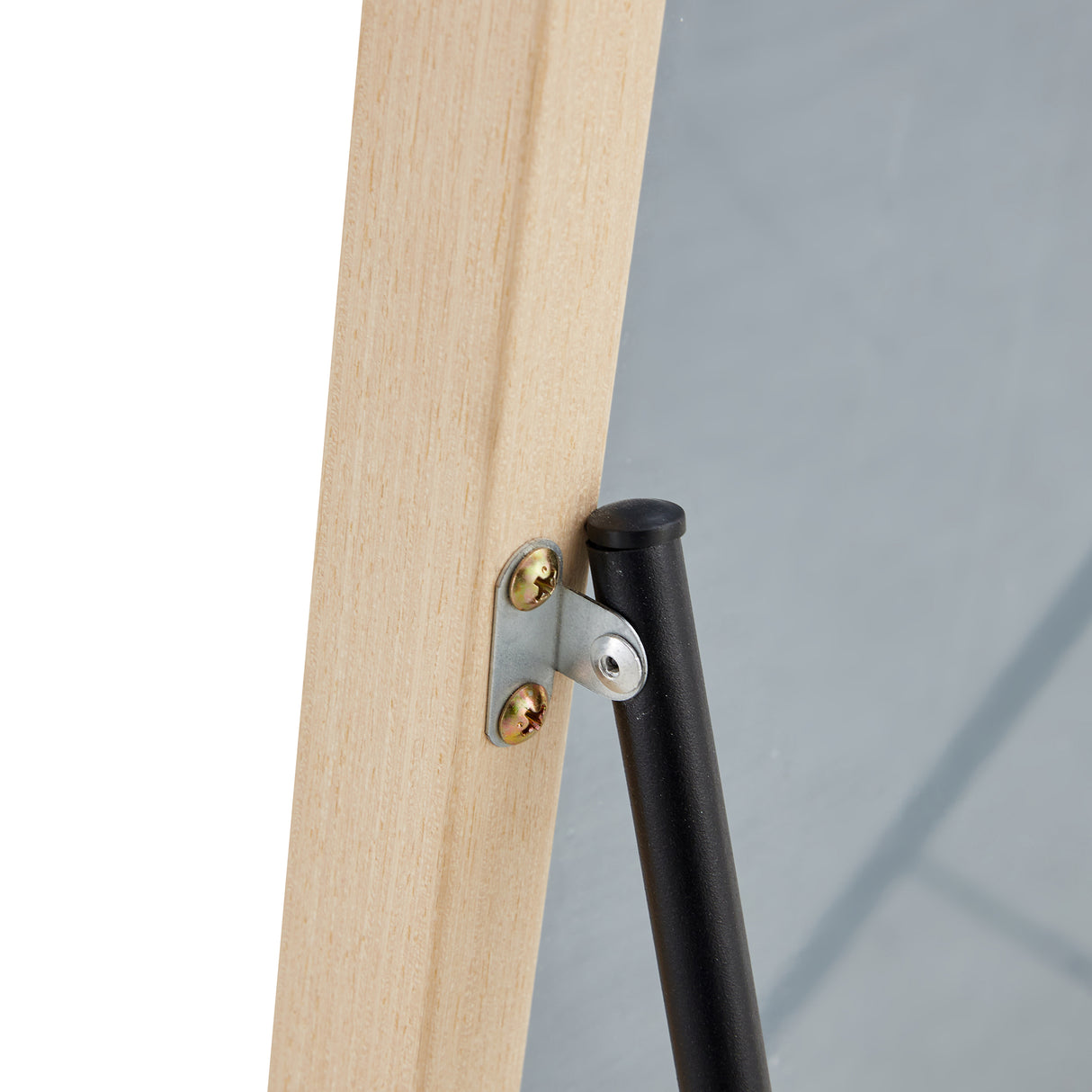 The3rd generation packaging upgrade includes a light oak solid wood frame full length mirror, dressing mirror, bedroom entrance, decorative mirror, clothing store, and floor mounted mirror. 60" *17.3"